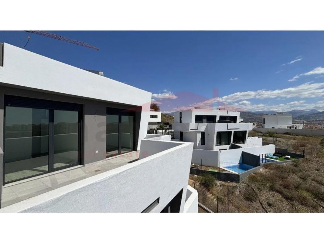 Продажа отдельного шале в Viña Málaga, Торре-дель-Мар photo 1