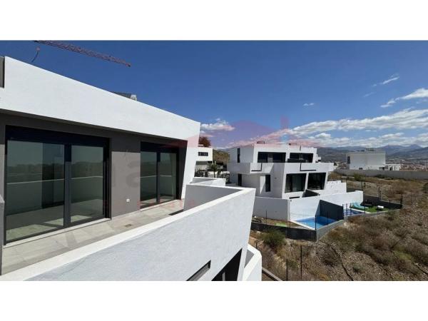 Wolnostojąca willa na sprzedaż w Viña Málaga, Torre del Mar photo 1