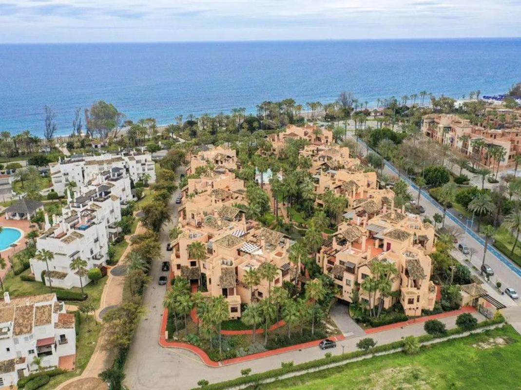 Продажа квартиры на Avenida del Mediterráneo, Марбелла
photo 1