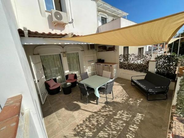 Chalet independiente en venta en Calle Tamarindos, Mijas photo 1