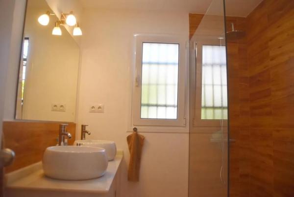 Chalet independiente en venta en Calle Tamarindos, Mijas thumbnail 2