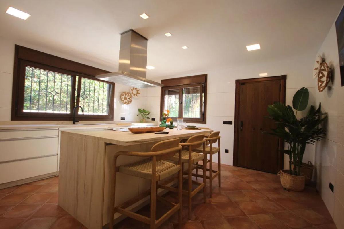 Sale of independent chalet in Calle Cañada de los Cardos, Torremolinos
 photo 3