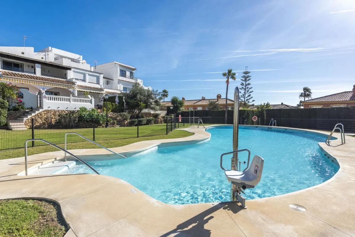 Venta de chalet independiente en Calle Nueva Atalaya, 43, Estepona
 photo 2