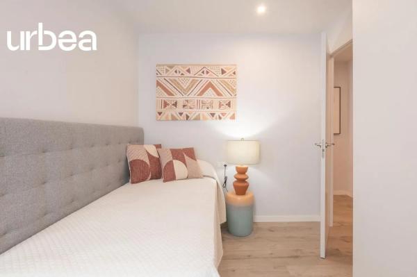 Apartment for sale in  Alameda de Capuchinos, Málaga photo 1