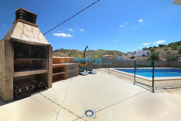 Chalet independiente en venta en , Viñuela photo 1