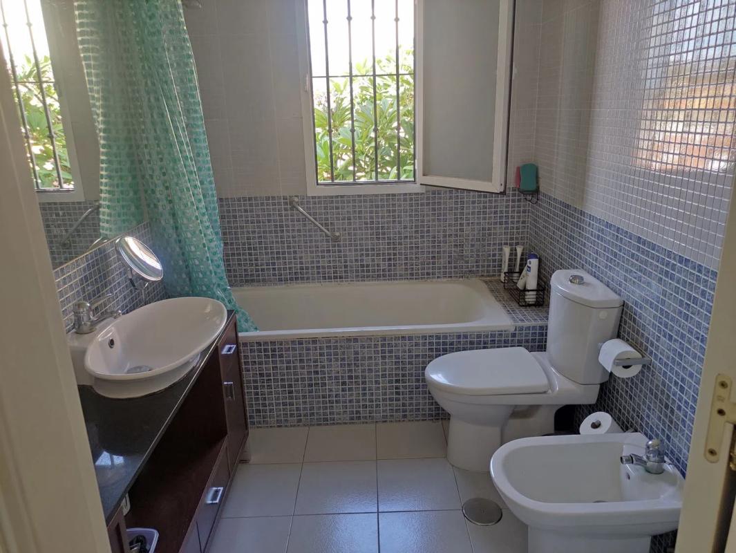 Sale of independent chalet in Cortijo la capilla, 5, Rincón de la Victoria
photo 4