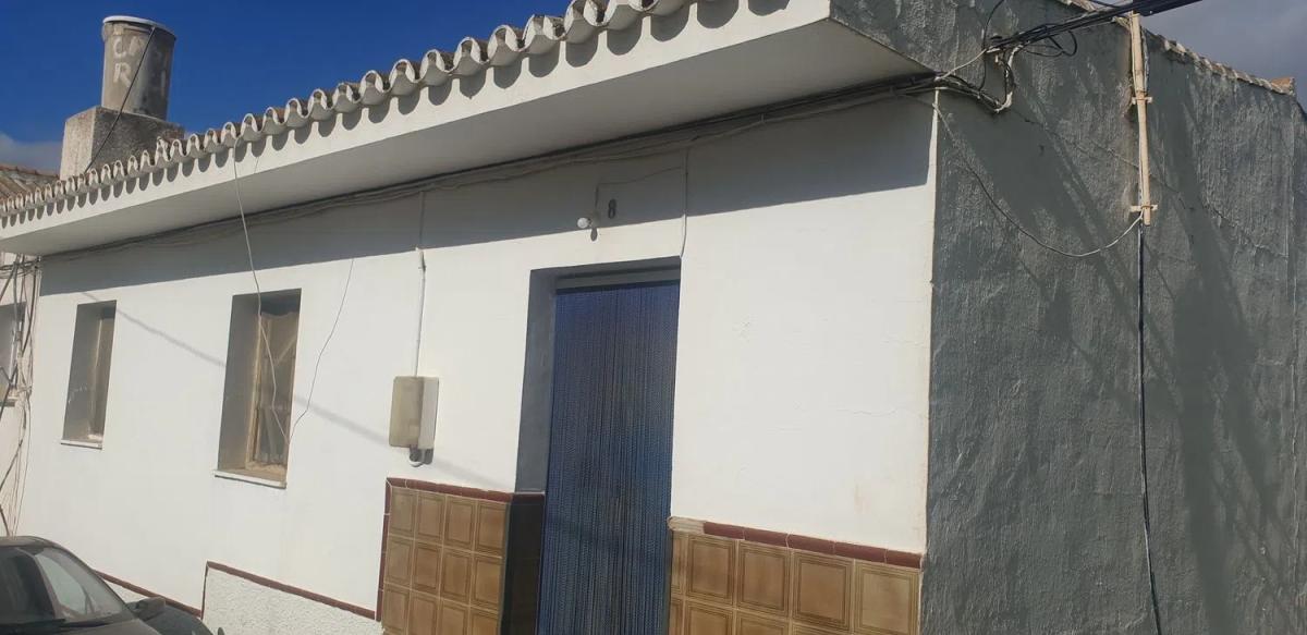 Chalet adosado en calle Paredillas s/n, Alora
photo 1
