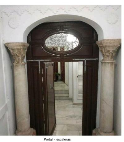 Apartment for sale in  Calle Ollerías, 9, Málaga photo 2