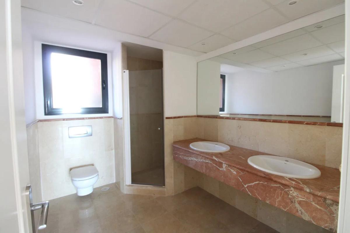 Sale of apartment in Barrio Sitio de Calahonda, Mijas
 photo 3