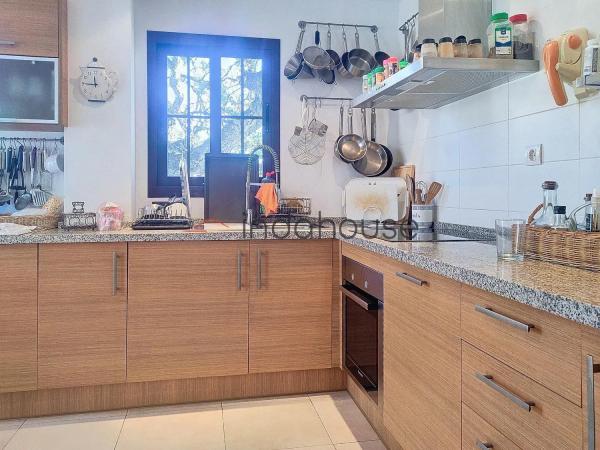 Duplex en venta en Urbanizacion los Altos de los Monteros, Marbella photo 3
