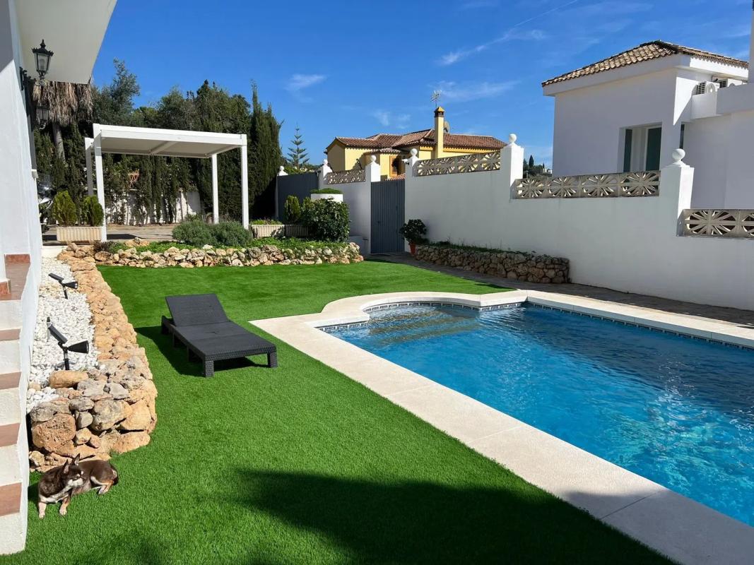 Venta de chalet independiente en Calle austria s/n, Marbella
photo 1