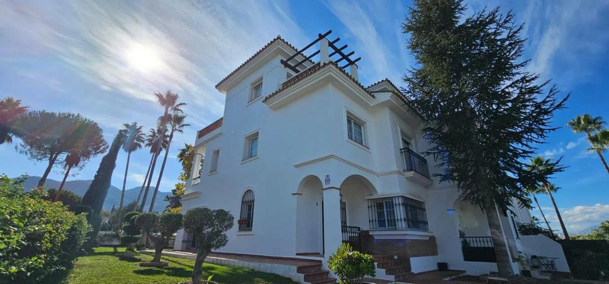 Venta de chalet independiente en Avenida General Caffarena, 6, Alhaurín de la Torre
 photo 2