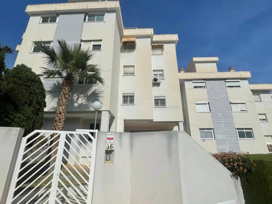 Sale of apartment in Calle Ciudad de Salou, Torremolinos
photo 1