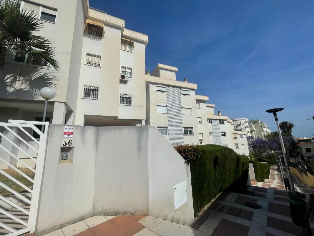 Sale of apartment in Calle Ciudad de Salou, Torremolinos
photo 2