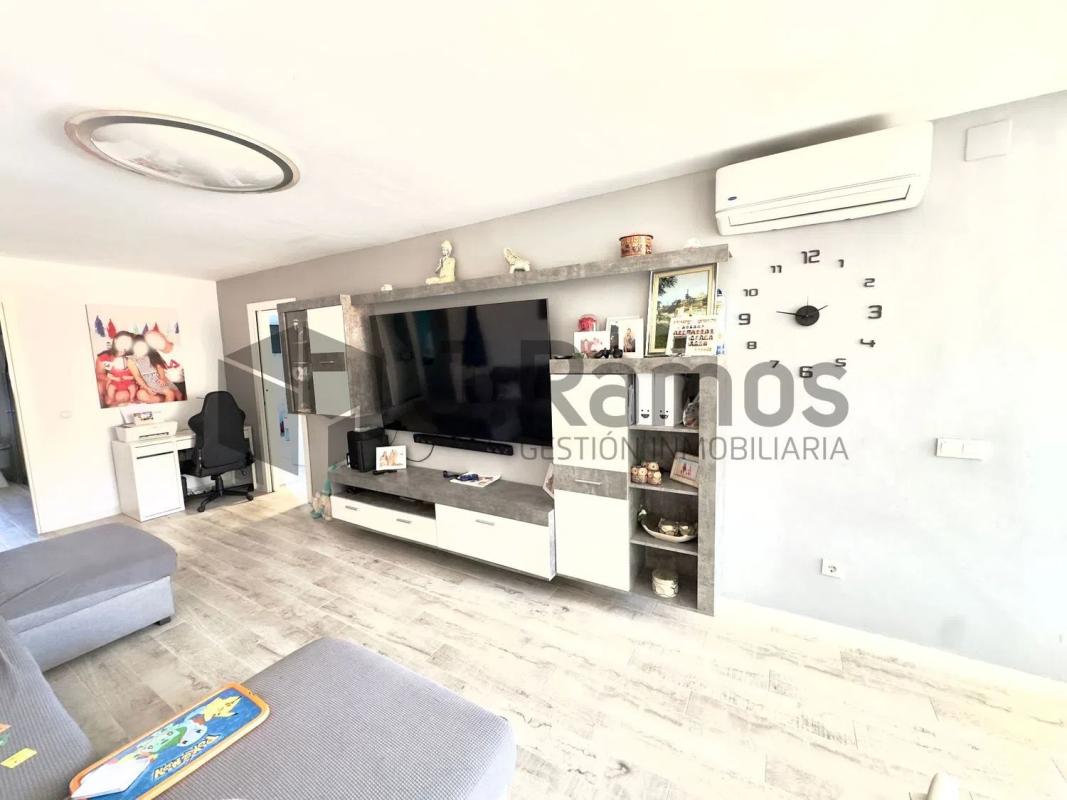 Sale of apartment in Calle Estados Unidos, Rincón de la Victoria
photo 1