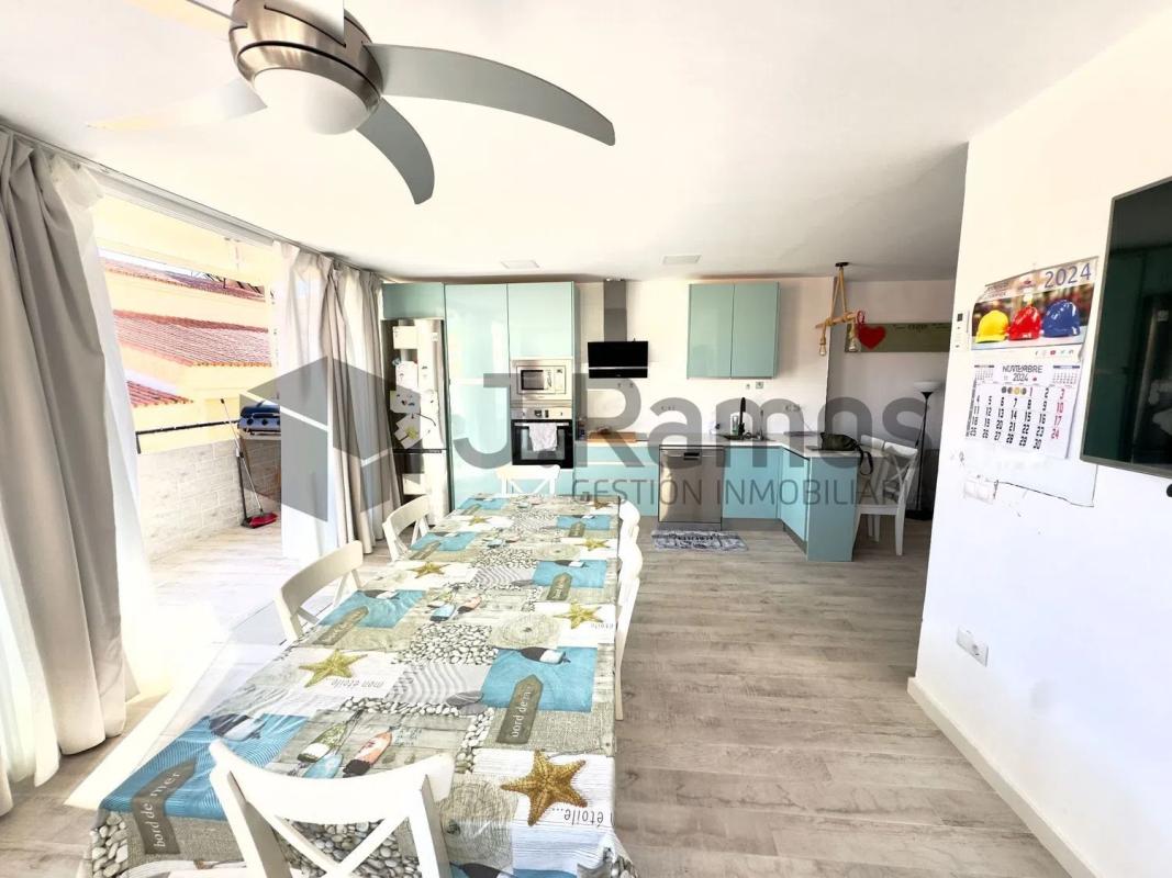 Sale of apartment in Calle Estados Unidos, Rincón de la Victoria
photo 2
