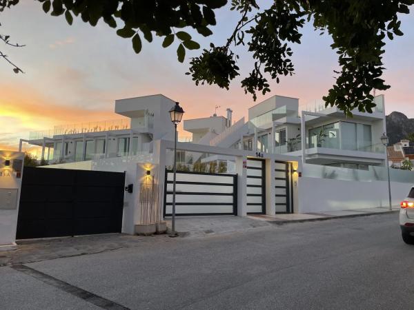Wolnostojąca willa na sprzedaż w Barrio Valdeolletas-Las Cancelas-Xarblanca, Marbella thumbnail 2