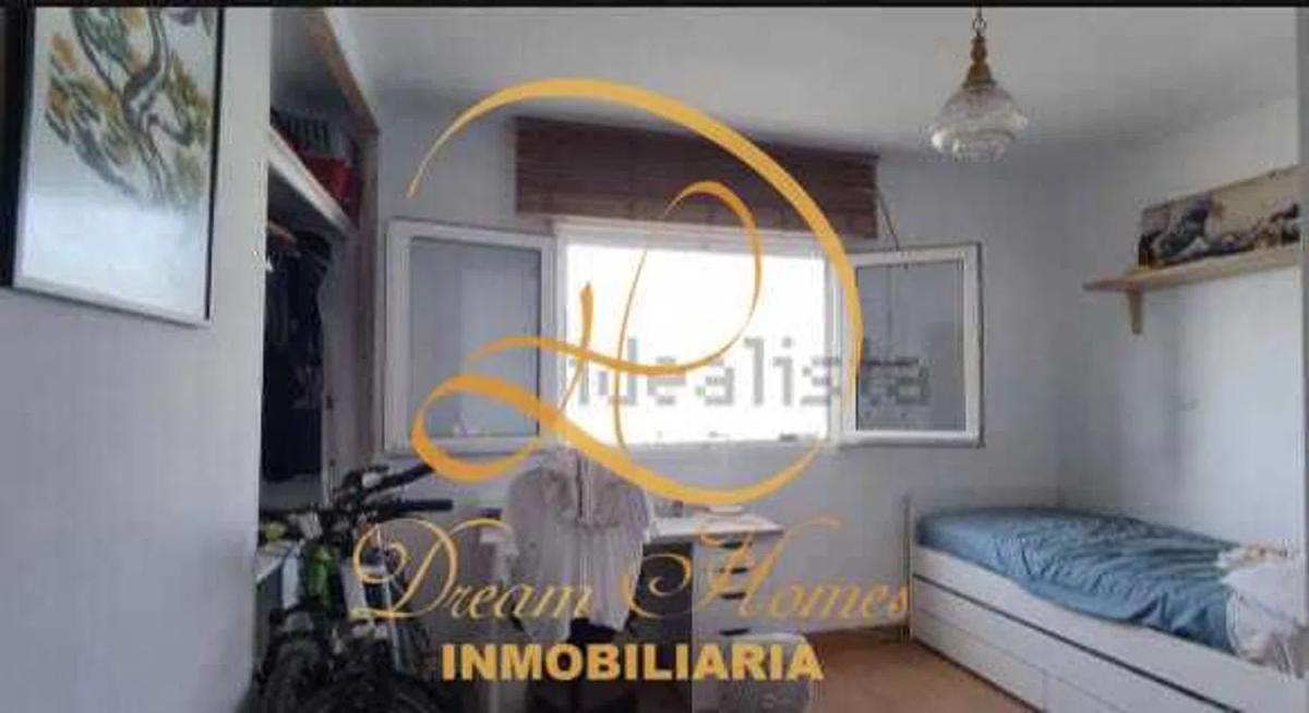 Продажа квартиры на Calle Alcalde Juan Barranquero, Велес-Малага
photo 2