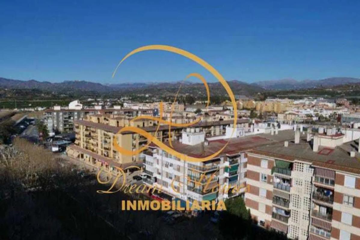 Продажа квартиры на Calle Alcalde Juan Barranquero, Велес-Малага
photo 5