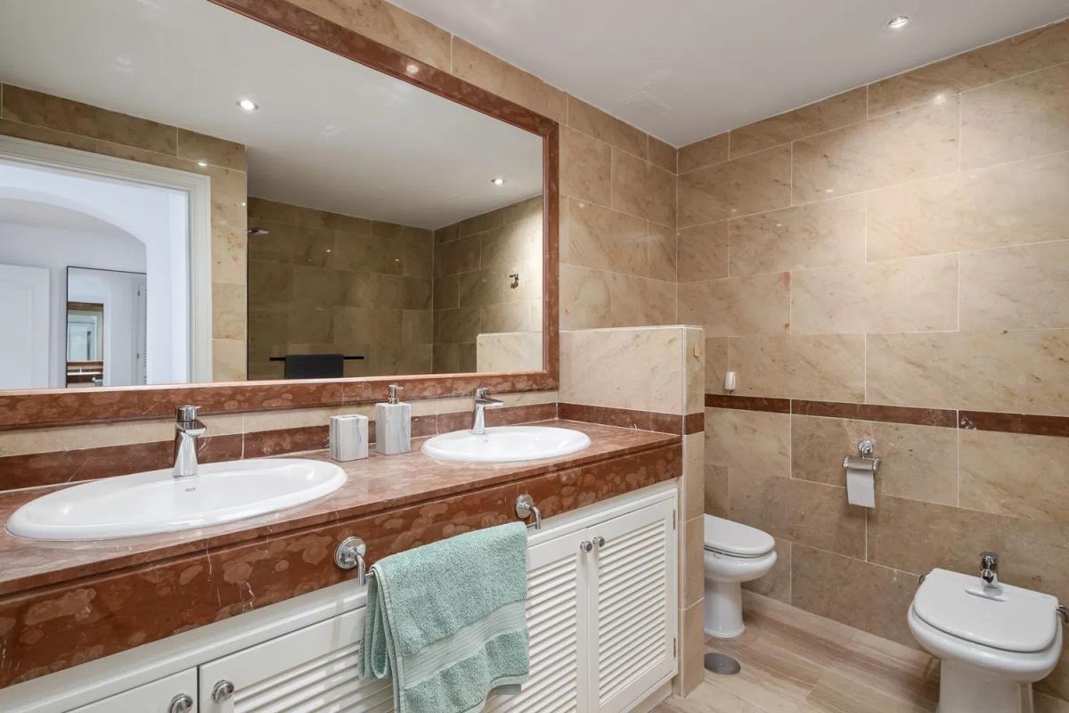 Venta de piso en Urbanización Calle Ciudad de los Periodistas, 527, Marbella
photo 3