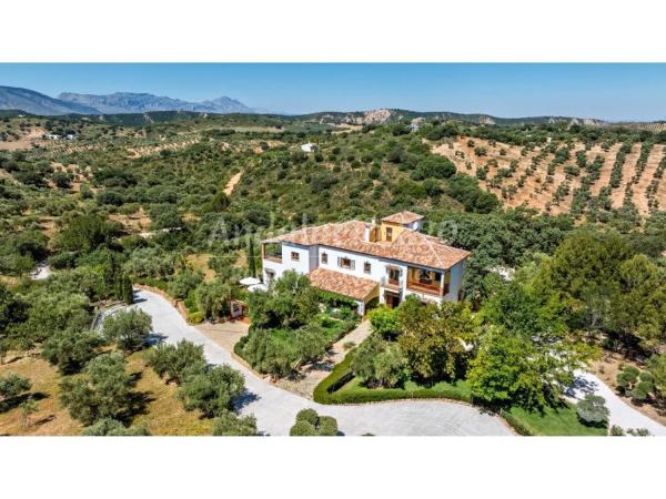 Chalet independiente en venta en , Villanueva del Rosario thumbnail 1