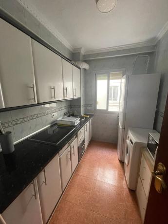 Продажа квартиры в Barrio El Molinillo - Capuchinos, Малага thumbnail 2