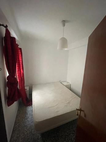 Продажа квартиры в Barrio El Molinillo - Capuchinos, Малага thumbnail 3