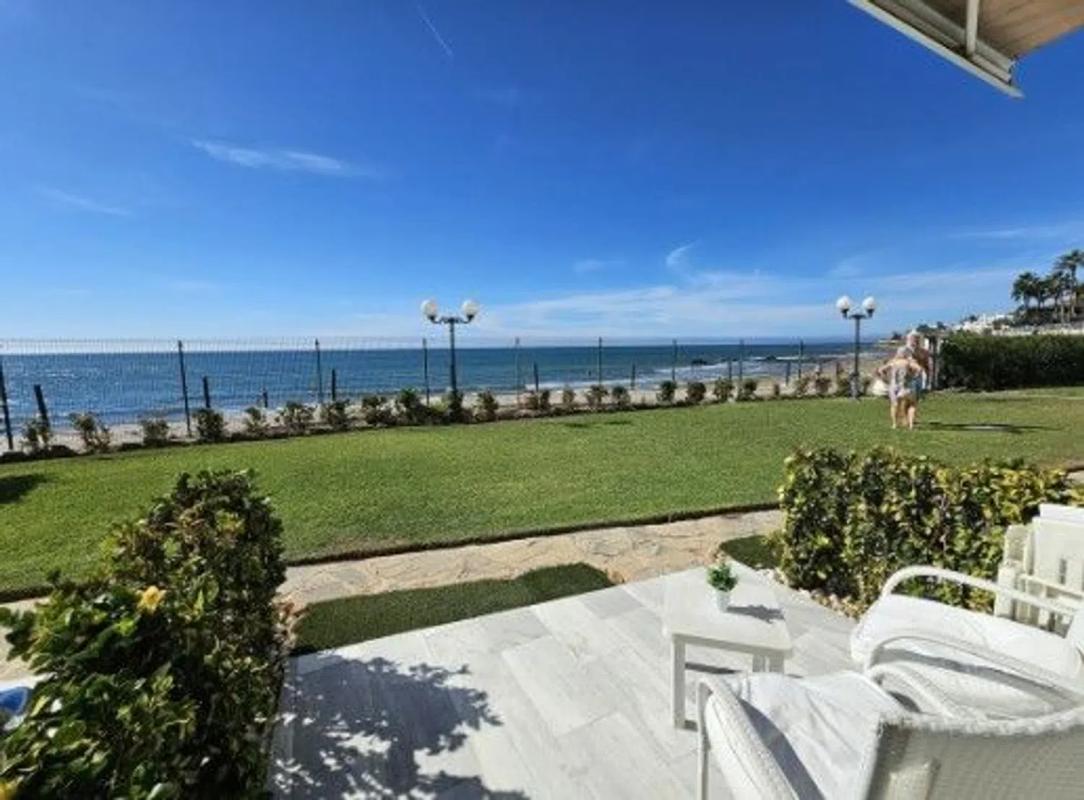 Venta de piso en Urbanizacion Aguamarina, 1, Mijas
photo 1