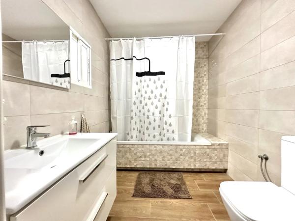 Chalet independiente en venta en  Calle Tarquina, 37, Málaga photo 3