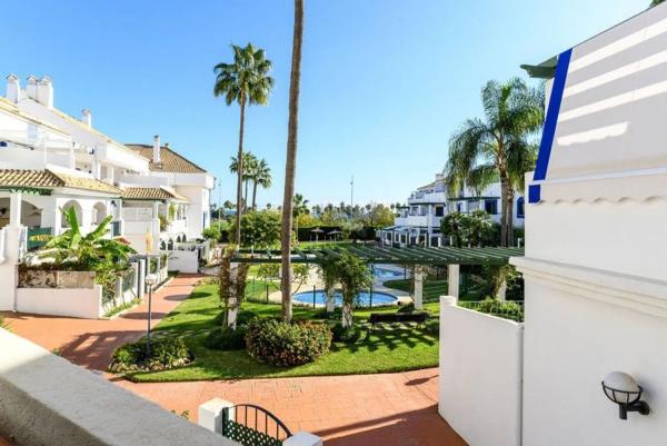 Mieszkanie na sprzedaż w  Avenida Pablo Ruiz Picasso, Marbella photo 1