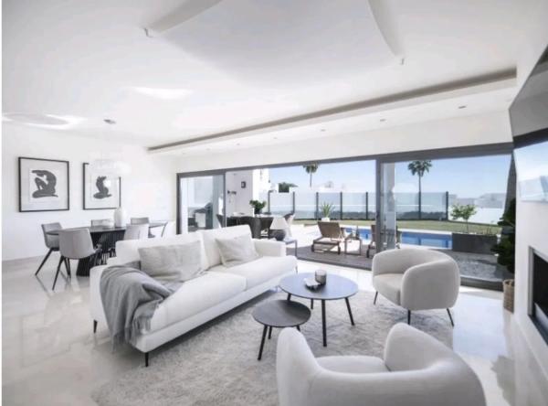 Chalet independiente en venta en Urbanizacion Nueva Atalaya, 22, Benahavís thumbnail 2