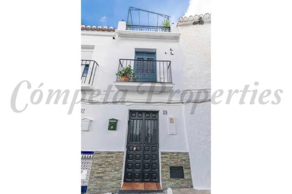 Chalet independiente en venta en , Sayalonga photo 1