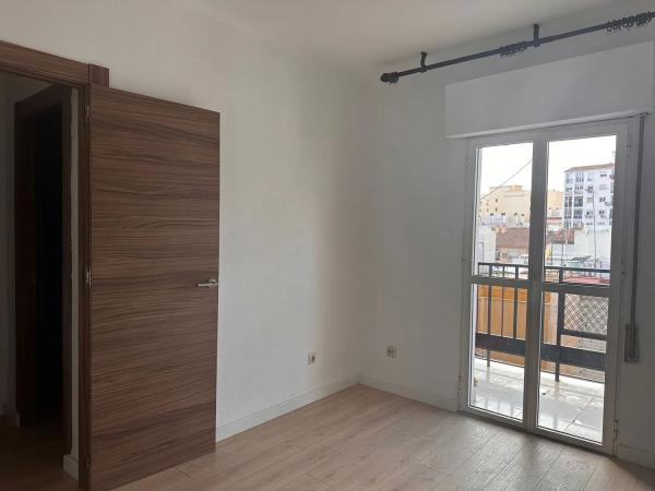 Продажа квартиры в  Barrio El Molinillo - Capuchinos, Малага photo 4