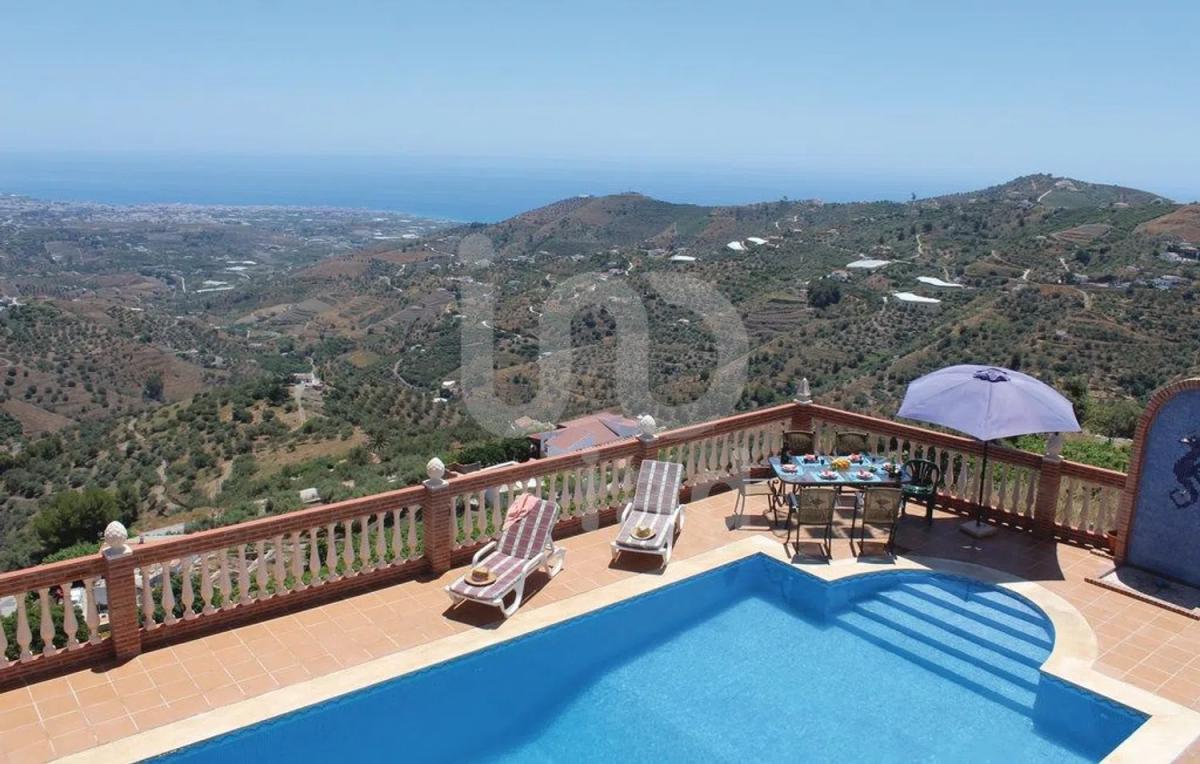 Venta de chalet independiente en Torrox Pueblo, Torrox
photo 1