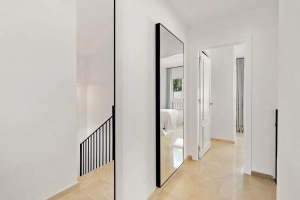 Chalet independiente en venta en Urbanización Marina del Sol, Mijas thumbnail 2