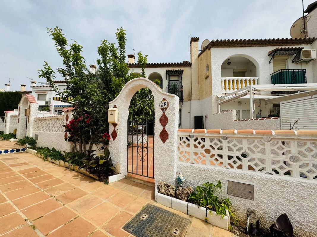 Chalet adosado en Urbanización Villa del Mar, 28, Caleta de Velez
 photo 5