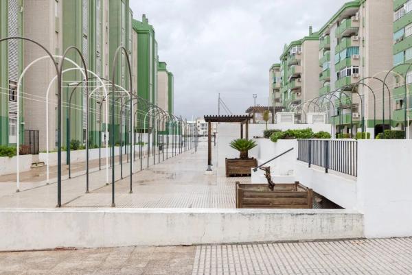 Piso en venta en  Calle le Corbusier, Málaga photo 1