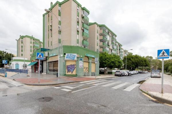 Piso en venta en  Calle le Corbusier, Málaga photo 2