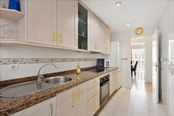 Продажа квартиры в  Barrio La Goleta - San Felipe Neri, Малага photo 3