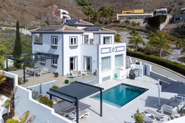 Коттедж на продажу в Calle Platero, 31 -25, Torrox photo 1