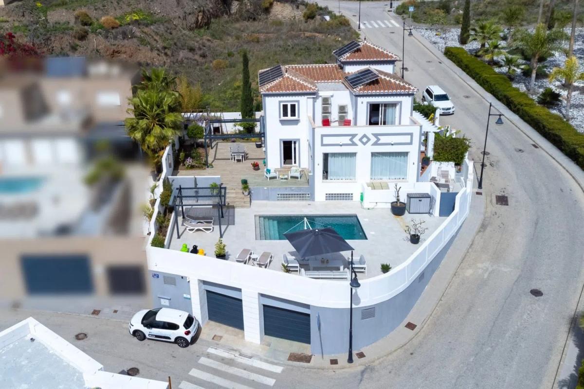 Sprzedaż niezależnego domku jednorodzinnego w  Calle Platero, 31 -25, Torrox photo 4