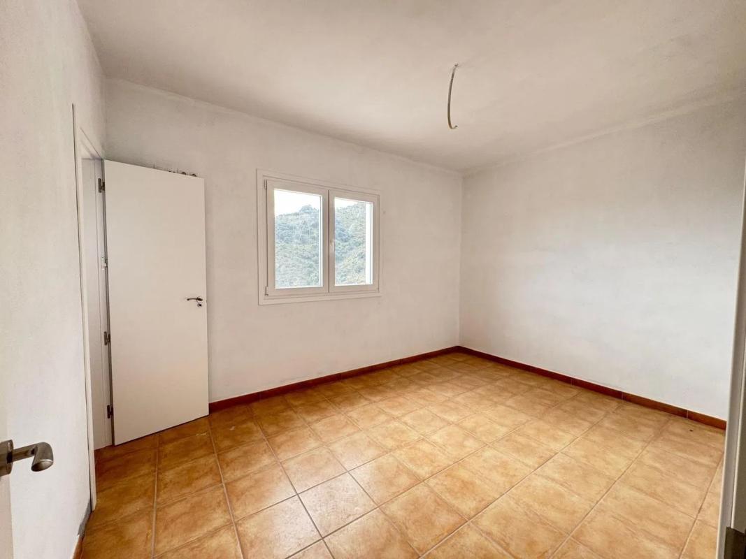 Продажа отдельного шале в , Кольменар photo 3