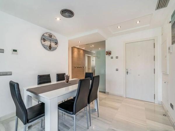 Mieszkanie na sprzedaż w  Avenida del Mediterráneo, 47, Marbella photo 3