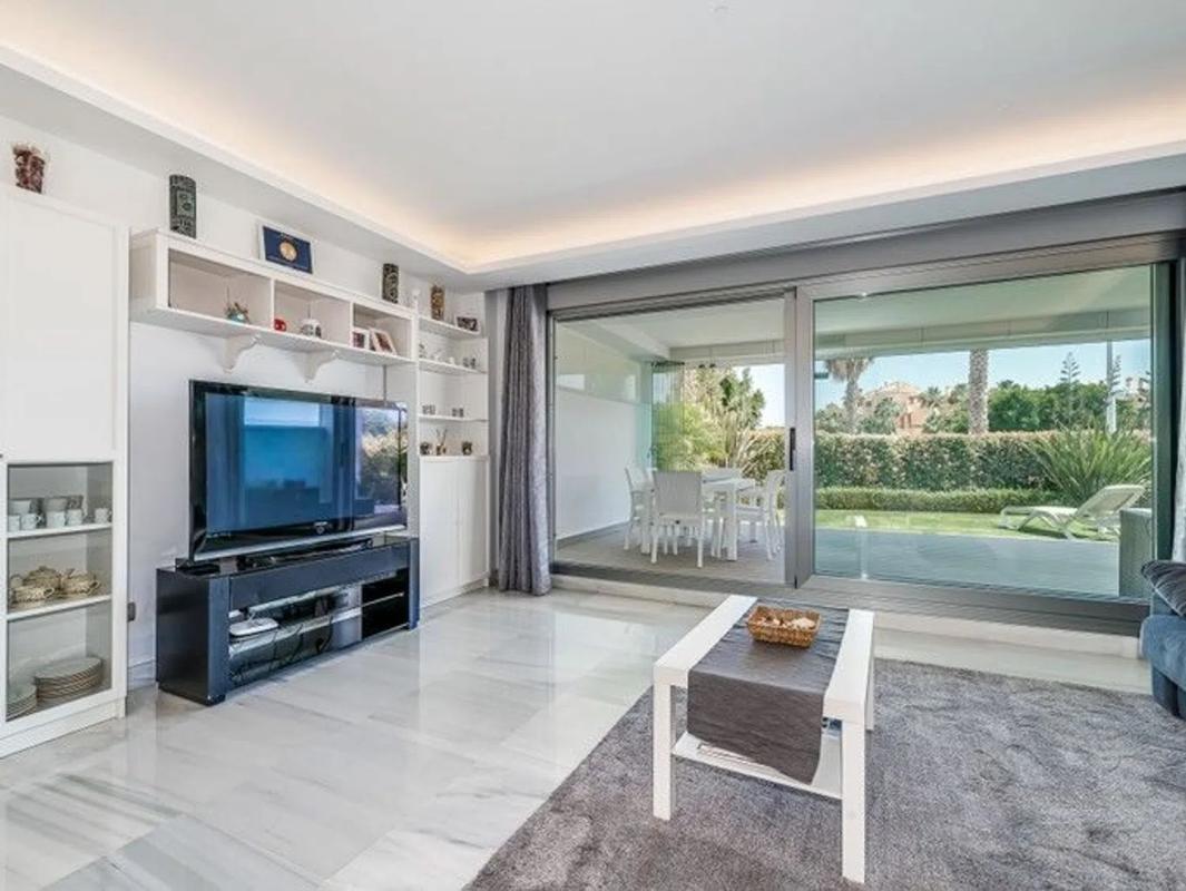 Sale of apartment in Avenida del Mediterráneo, 47, Marbella
 photo 5