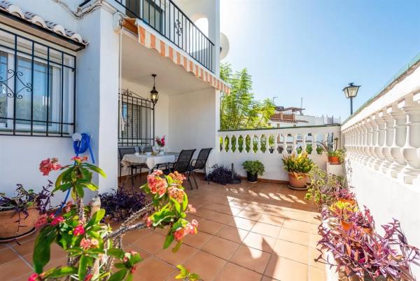 Wolnostojąca willa na sprzedaż w Plaza Ruiseñor, Nerja photo 1