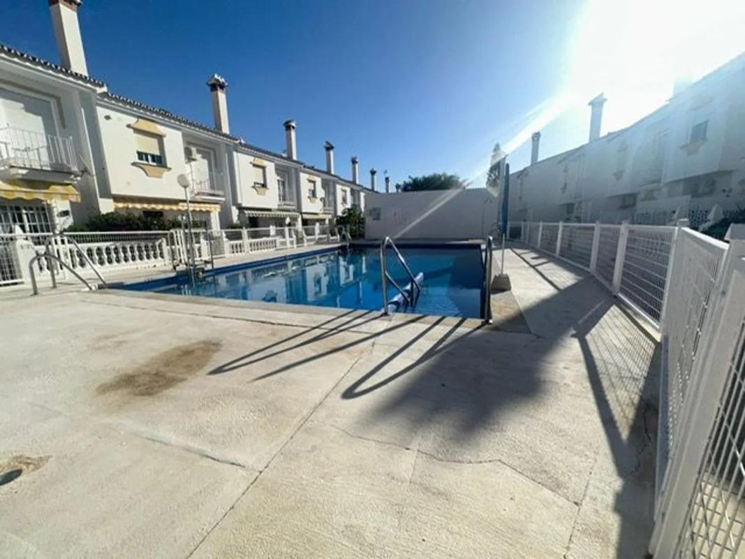 Chalet adosado, Almayate Bajo
photo 1