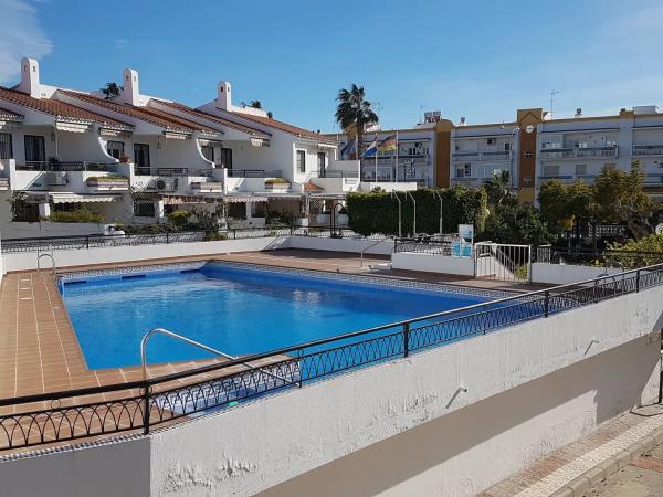 Chalet independiente en venta en , Caleta de Velez photo 1