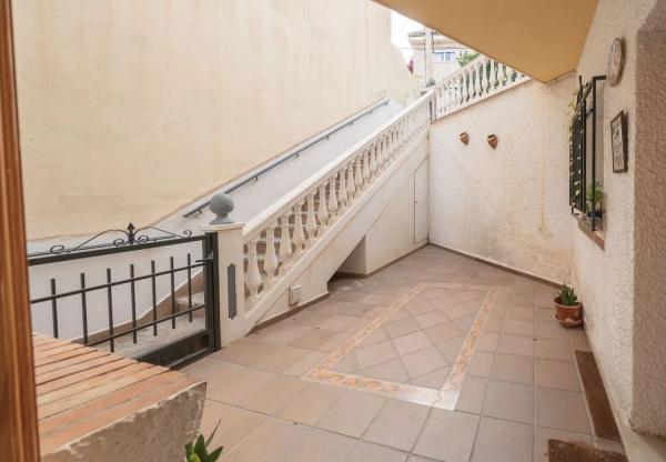 Wolnostojąca willa na sprzedaż w  Calle Pintor Sánchez Cotán, Málaga photo 2