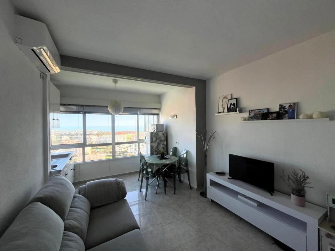 Venta de piso en Calle la Colina, Torremolinos
photo 1