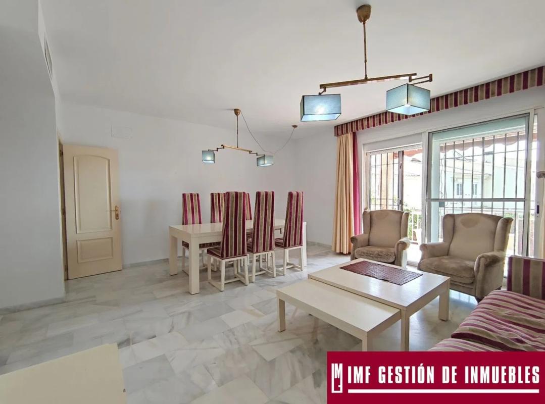 Venta de chalet independiente en Calle Barbados, 2, Rincón de la Victoria
photo 1